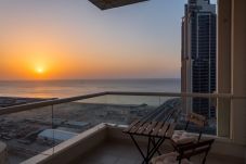 Apartment in Dubai - Vivacious 4BR With Sea & Marina View