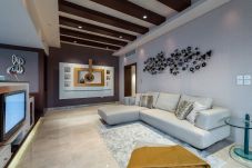 Apartment in Dubai - Vivacious 4BR With Sea & Marina View