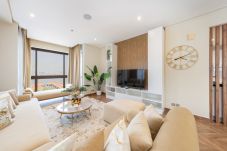 Apartment in Dubai -  Astounding 2BR with Sea View at Anantara The Palm