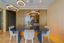 Apartment in Dubai - Fascinating 1BR with Burj Arab View at FIVE Palm
