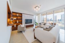 Apartment in Dubai - Exquisite 2BR Apt w/ Burj Khalifa & Fountain View