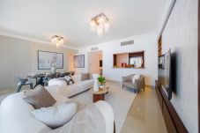 Apartment in Dubai - Exquisite 2BR Apt w/ Burj Khalifa & Fountain View