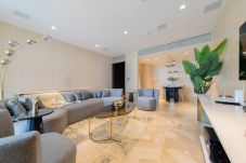 Apartment in Dubai - Spectacular 1BR Apt at FIVE Palm W/ Sea View