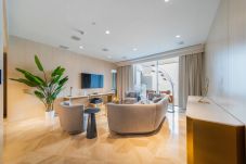 Apartment in Dubai - Spectacular 1BR Apt at FIVE Palm W/ Sea View