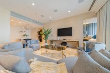 Apartment in Dubai - Spectacular 1BR Apt at FIVE Palm W/ Sea View