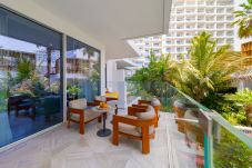 Apartment in Dubai - Startling 2BR Apt at FIVE Palm Residences