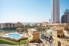 Apartment in Dubai - Dazzling 2BR Apt w/Beach Access at JBR