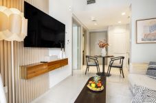 Apartment in Dubai - Spectacular 1BR Apt with Skyscrapers View