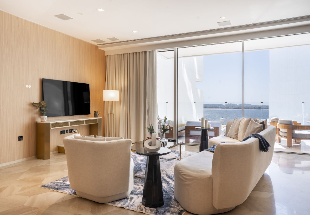 Apartment in Dubai - Glamorous 2BR Apt at FIVE with Seaview