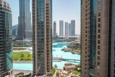 Apartment in Dubai - Contemporary 2BR Apt w/ Burj Khalifa & Fountain Views