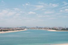 Apartment in Dubai - Breathtaking 2BR Apt w/ Sea view