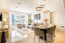 Apartment in Dubai - Bespoke 2BR Apt w/Sea View at FIVE Palm